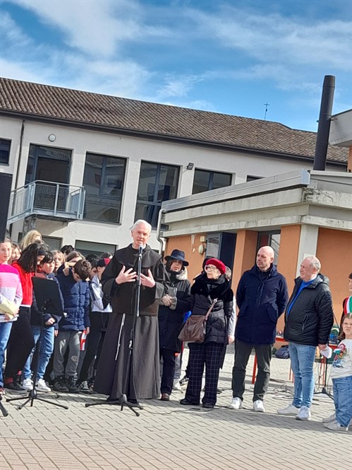 Fra _Dionisio _albero _innaugurazione _frate